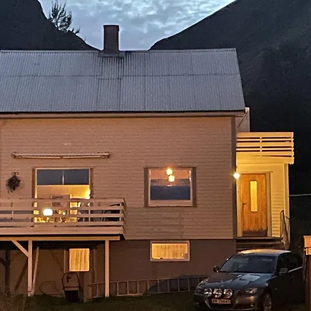 Holiday home Smedvikhuset *