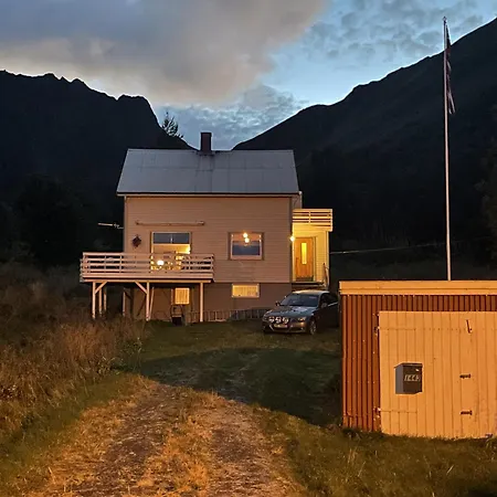 Holiday home Smedvikhuset